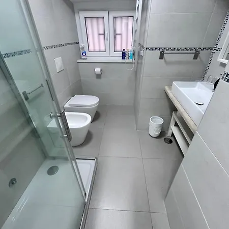 Realty Company Croce * Roma